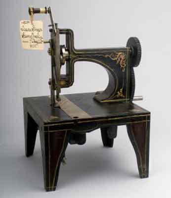 从手摇到智能 细说缝纫机发展变迁史