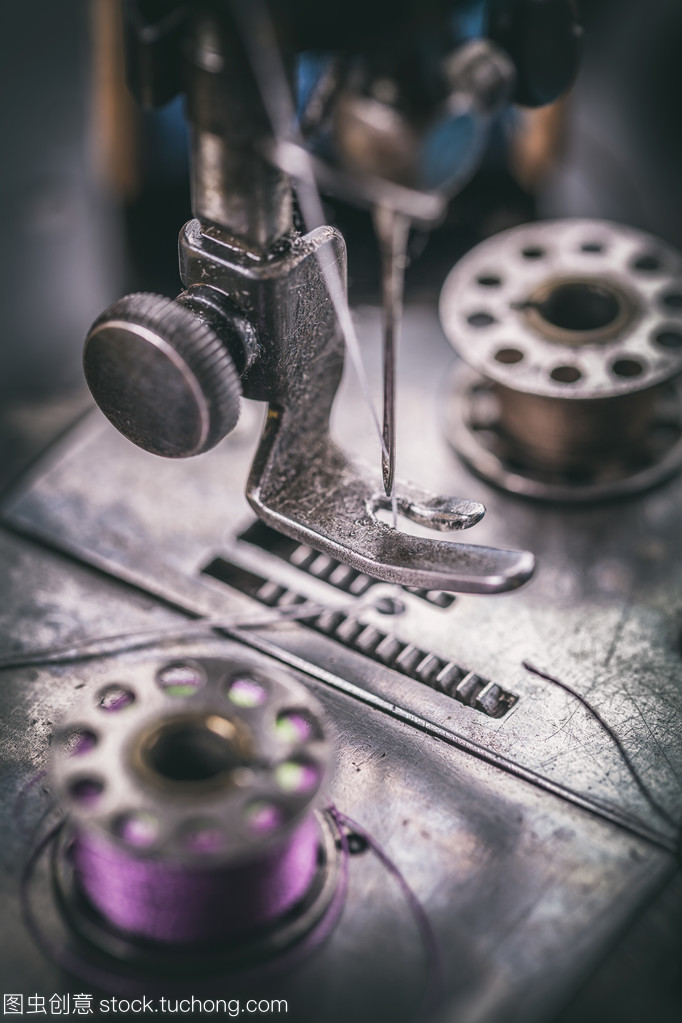 时光的针脚 复古缝纫机的永恒魅力