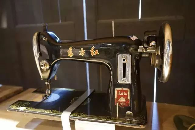 一针一线织就的时光 上世纪五十年代燕牌缝纫机的“一机难求”与时代印记