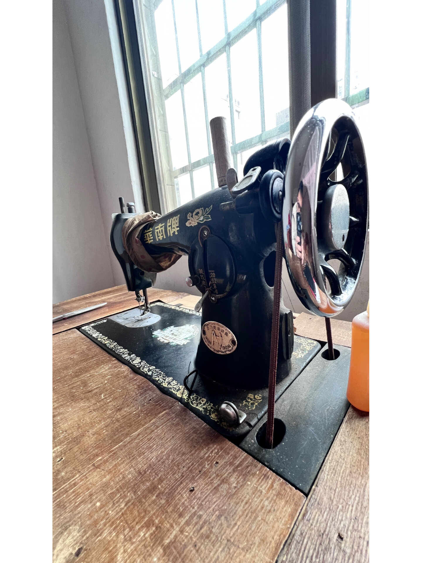 “华南牌”缝纫机 一针一线缝出的时代记忆与家庭温情